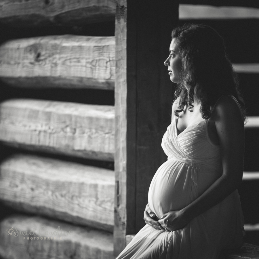 outdoor maternity black and white | Chattanooga Maternity Photographer