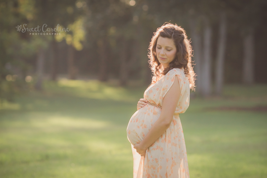 maternity outdoor portrait | Chattanooga, TN | Sweet Caroline Photographie