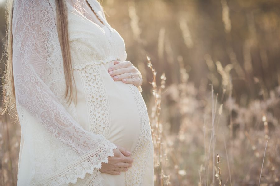 organic maternity portrait | Chattanooga Maternity Photographer | Sweet Caroline Photographie