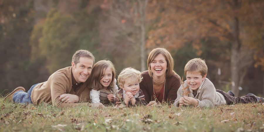 fall family photo | Chattanooga Child Photographer | Sweet Caroline Photographie