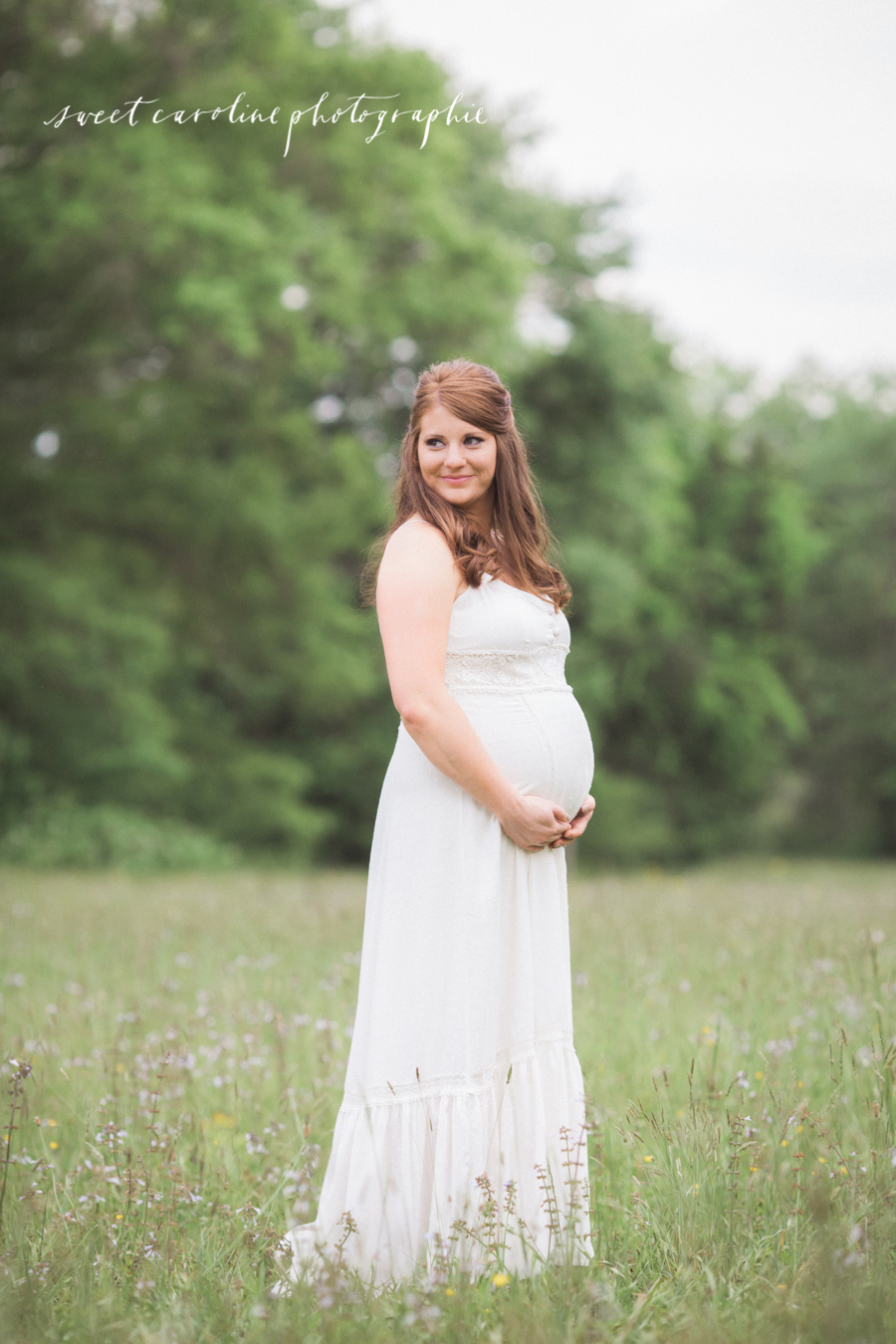 spring outdoor maternity session | Chattanooga Maternity Photographer | Sweet Caroline Photographie