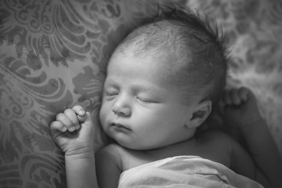 lifestyle newborn session | Chattanooga Newborn Photographer | Sweet Caroline Photographie