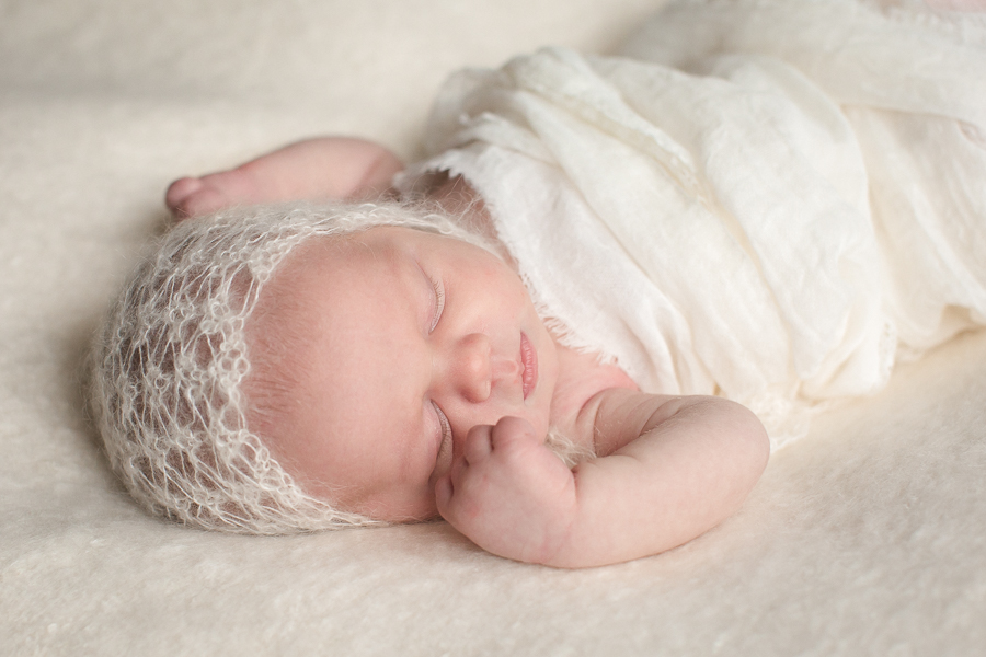 Chattanooga Newborn Photographer | Sweet Caroline Photographie | newborn baby girl