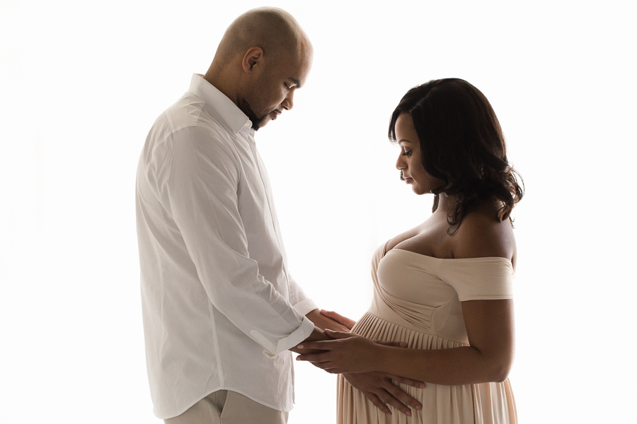 Chattanooga Maternity Photography | Sweet Caroline Photographie | natural light studio portraits