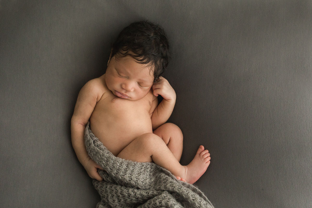 studio newborn portraits | Sweet Caroline Photographie