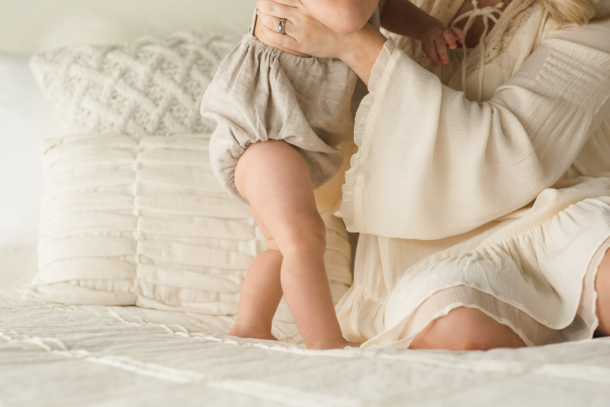 mama and one year baby studio portraits | Sweet Caroline Photographie