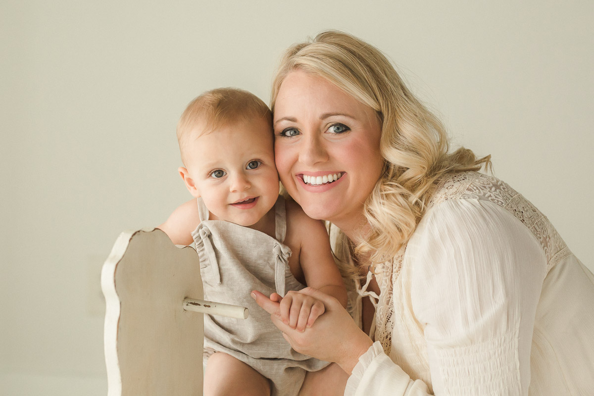 mama and one year baby studio portraits | Sweet Caroline Photographie