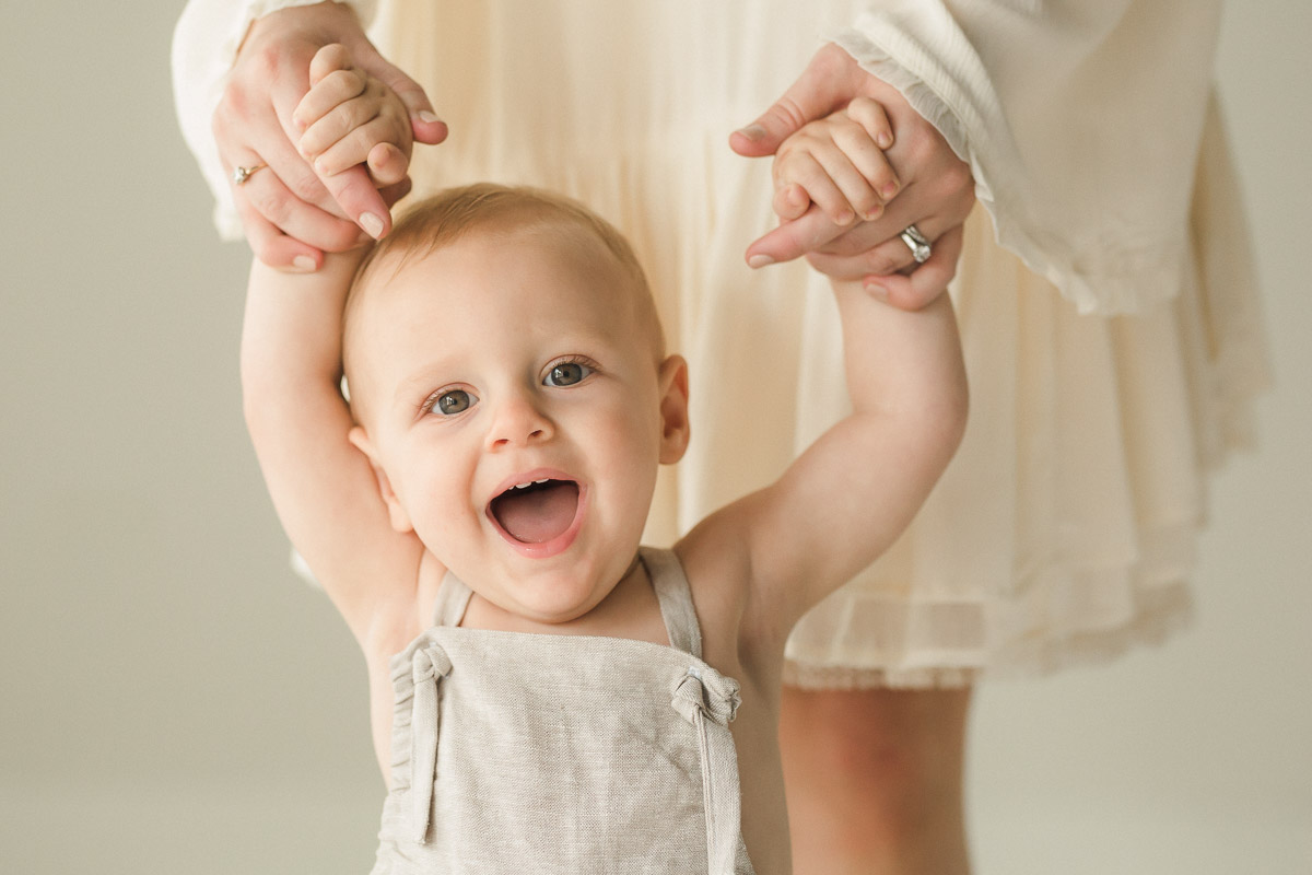 mama and one year baby studio portraits | Sweet Caroline Photographie