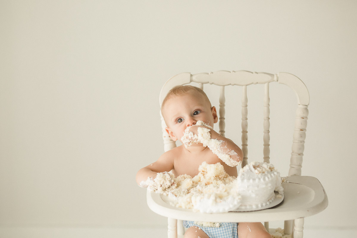 first birthday cake smash studio portraits | Sweet Caroline Photographie