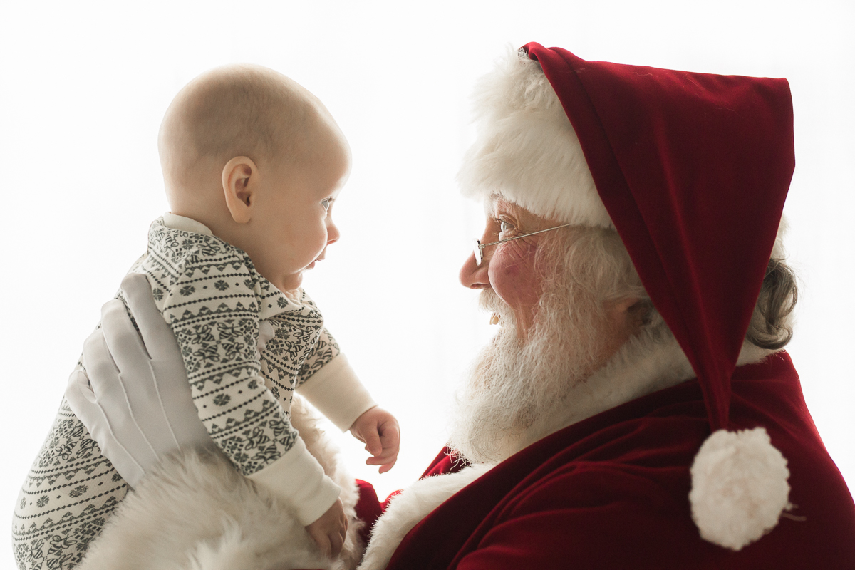 Santa with baby | studio portraits | Sweet Caroline Photographie