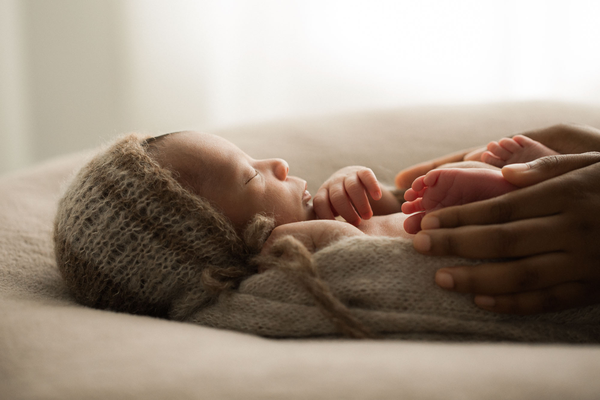 Studio Newborn Photography | Sweet Caroline Photographie