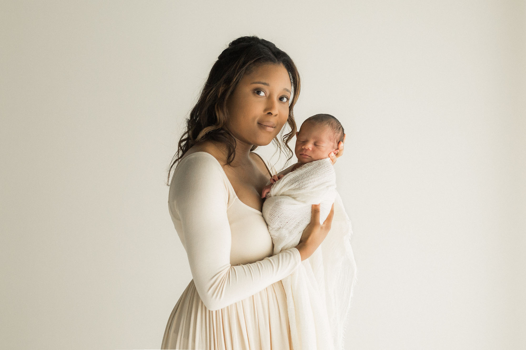 Studio Newborn Photography | Sweet Caroline Photographie