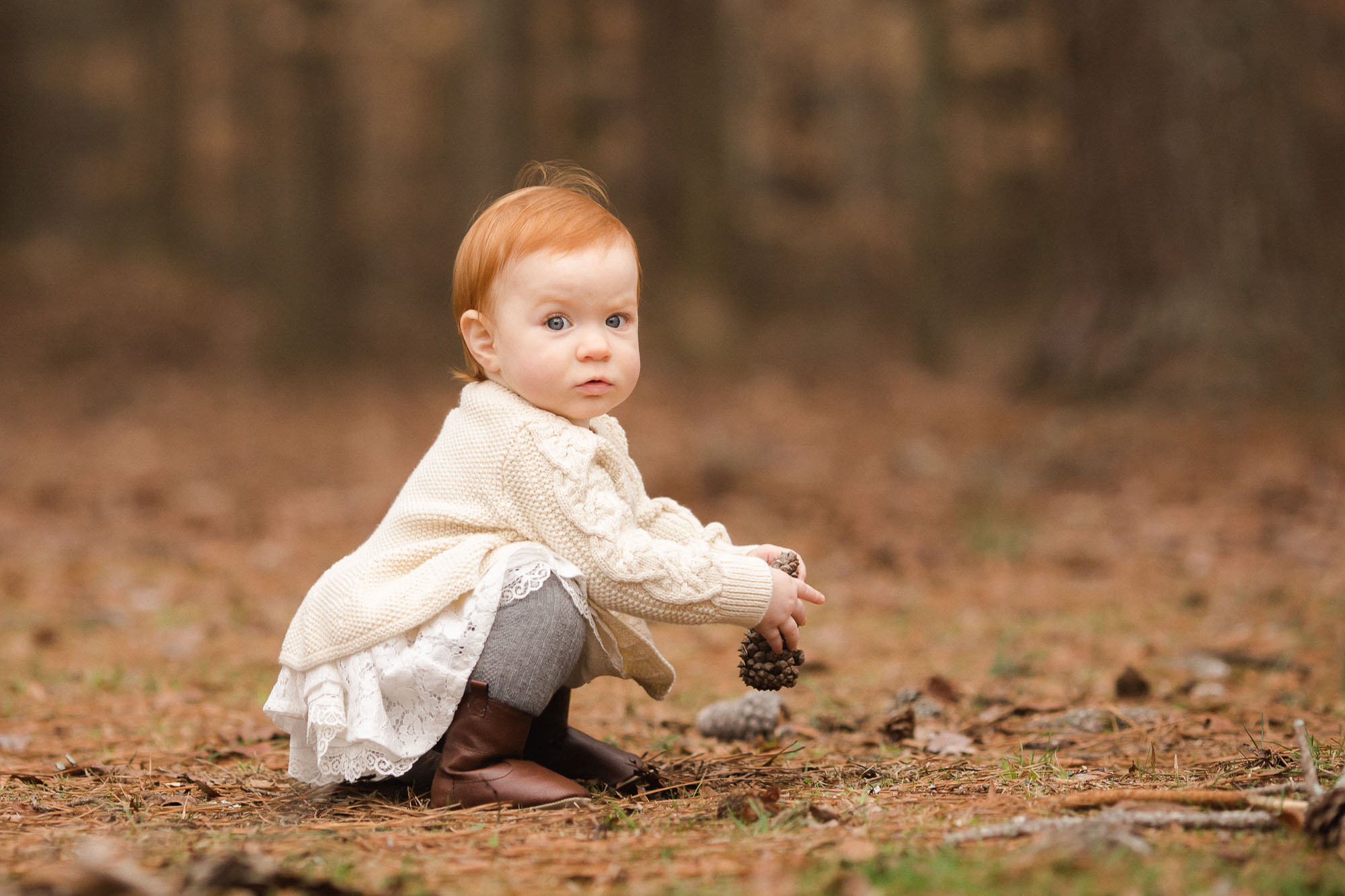winter outdoor family photographs | Sweet Caroline Photographi