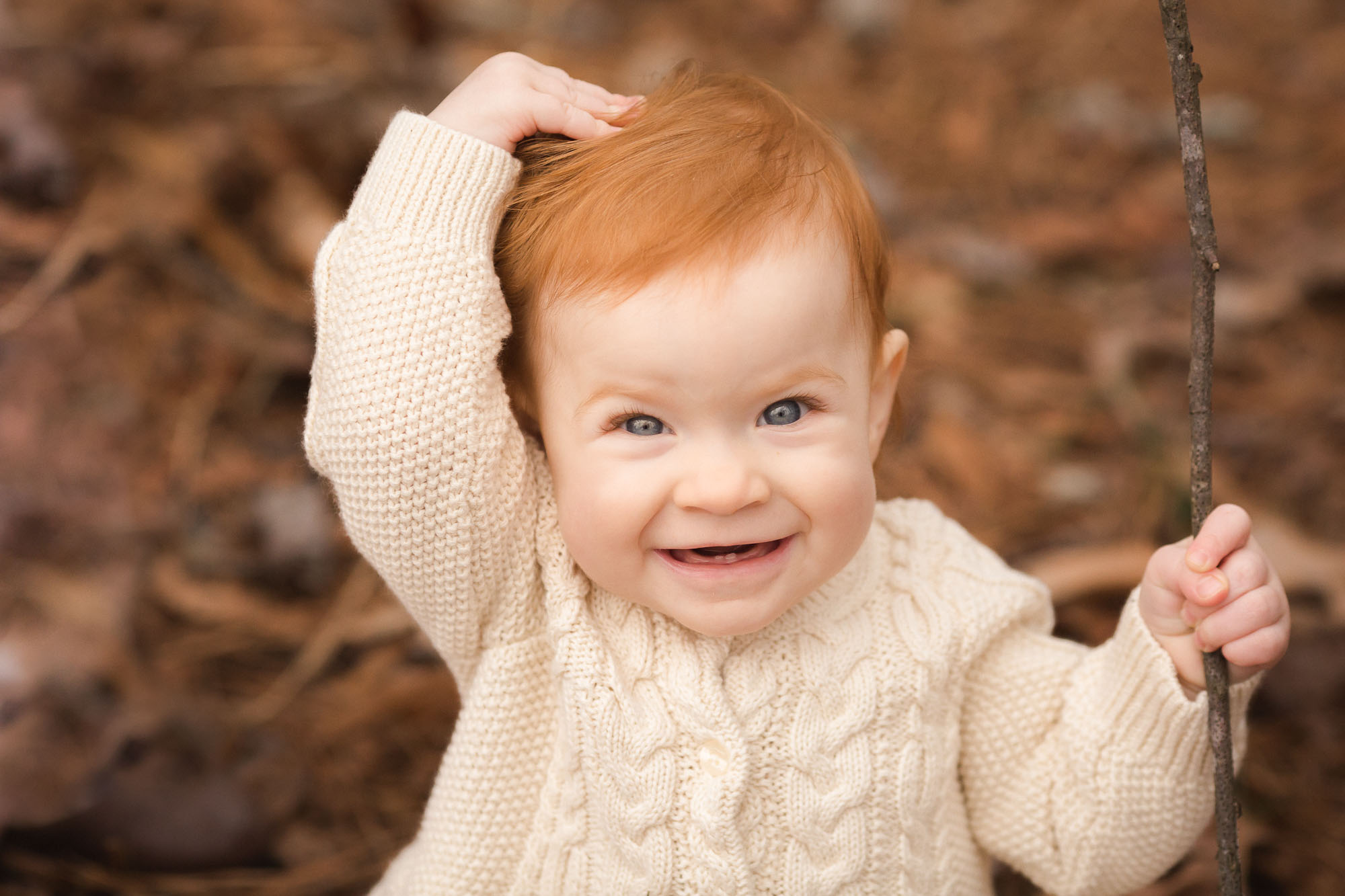 winter outdoor family photographs | Sweet Caroline Photographi