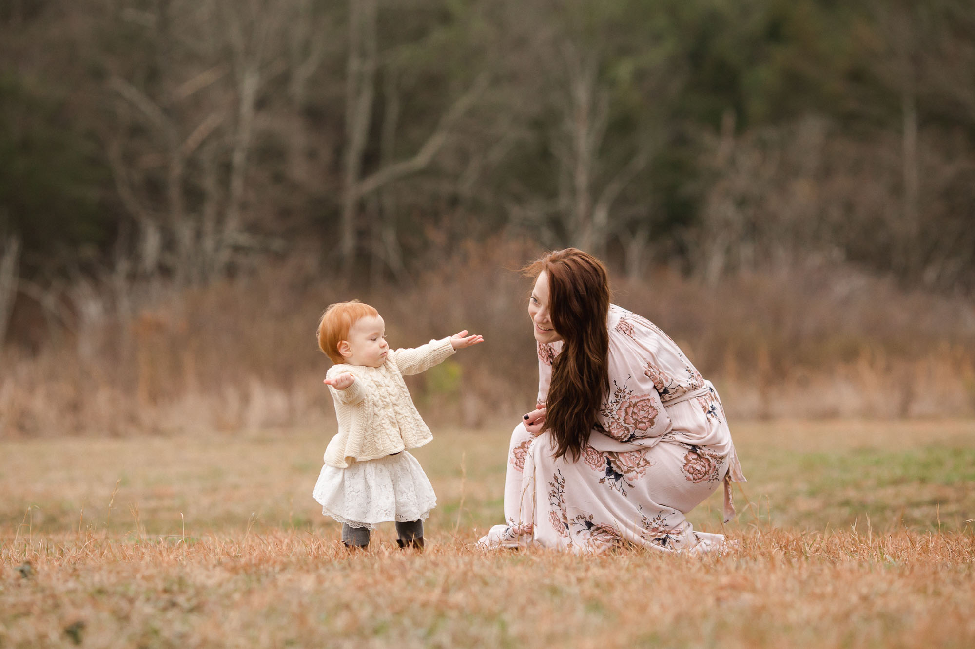 winter outdoor family photographs | Sweet Caroline Photographi
