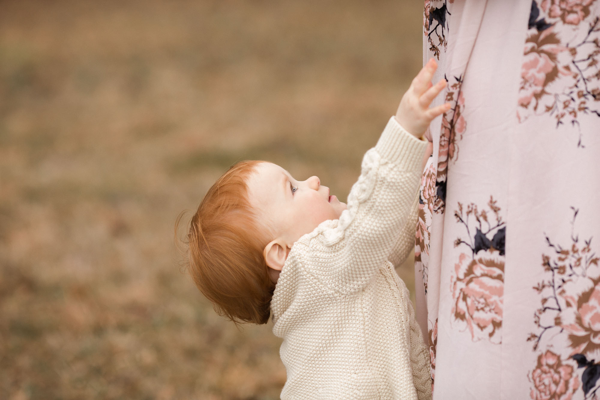 winter outdoor family photographs | Sweet Caroline Photographi