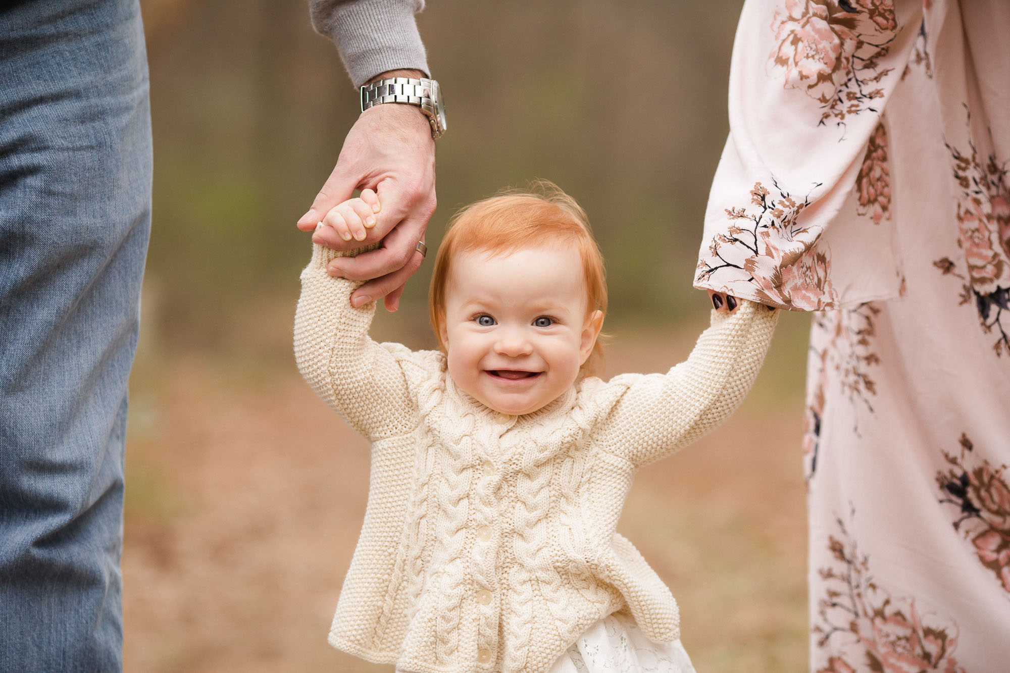 winter outdoor family photographs | Sweet Caroline Photographi