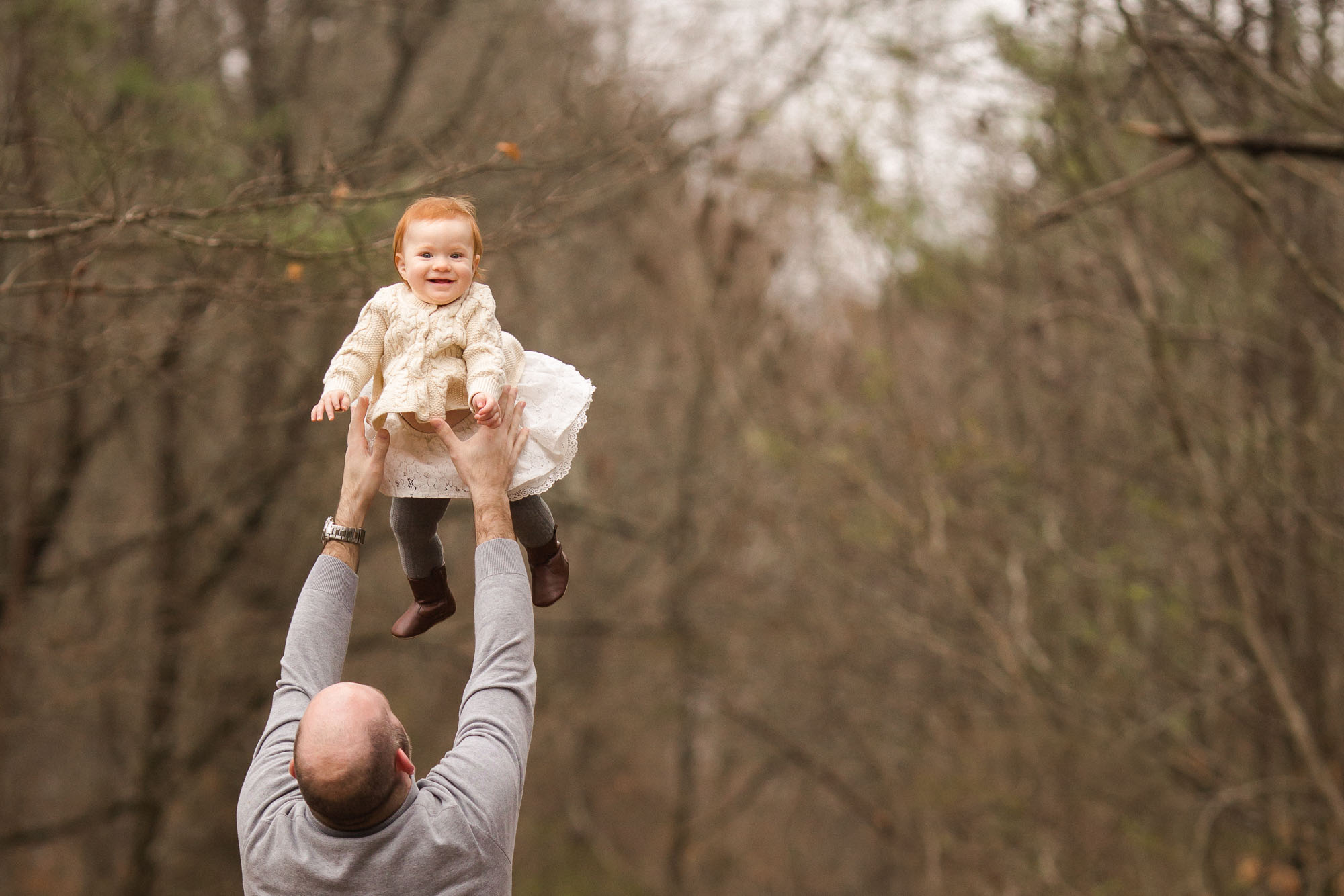 winter outdoor family photographs | Sweet Caroline Photographi