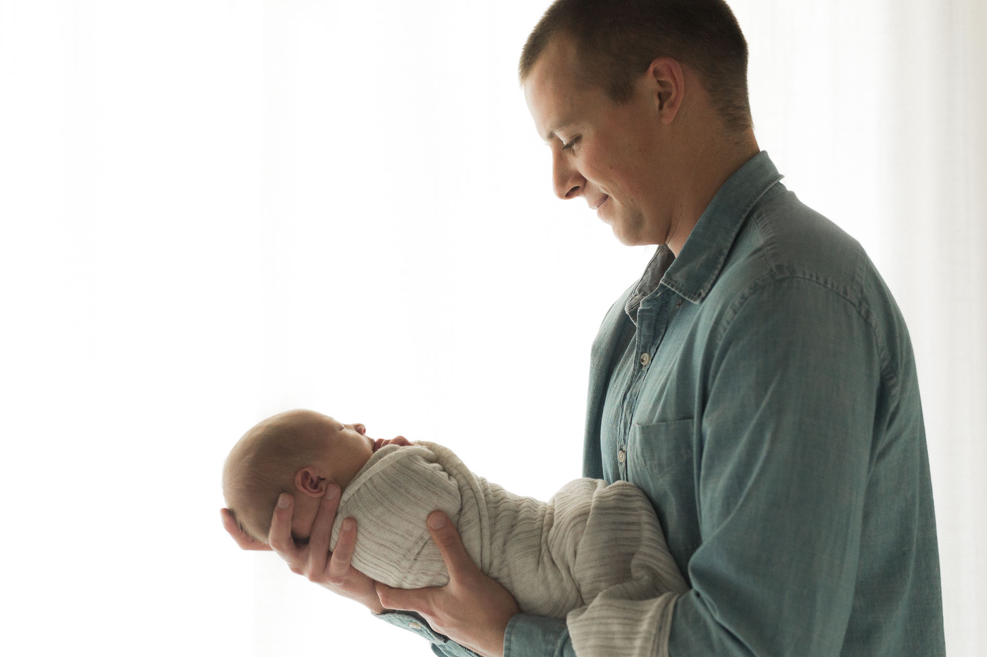 Natural light studio newborn photographs | Sweet Caroline Photographie