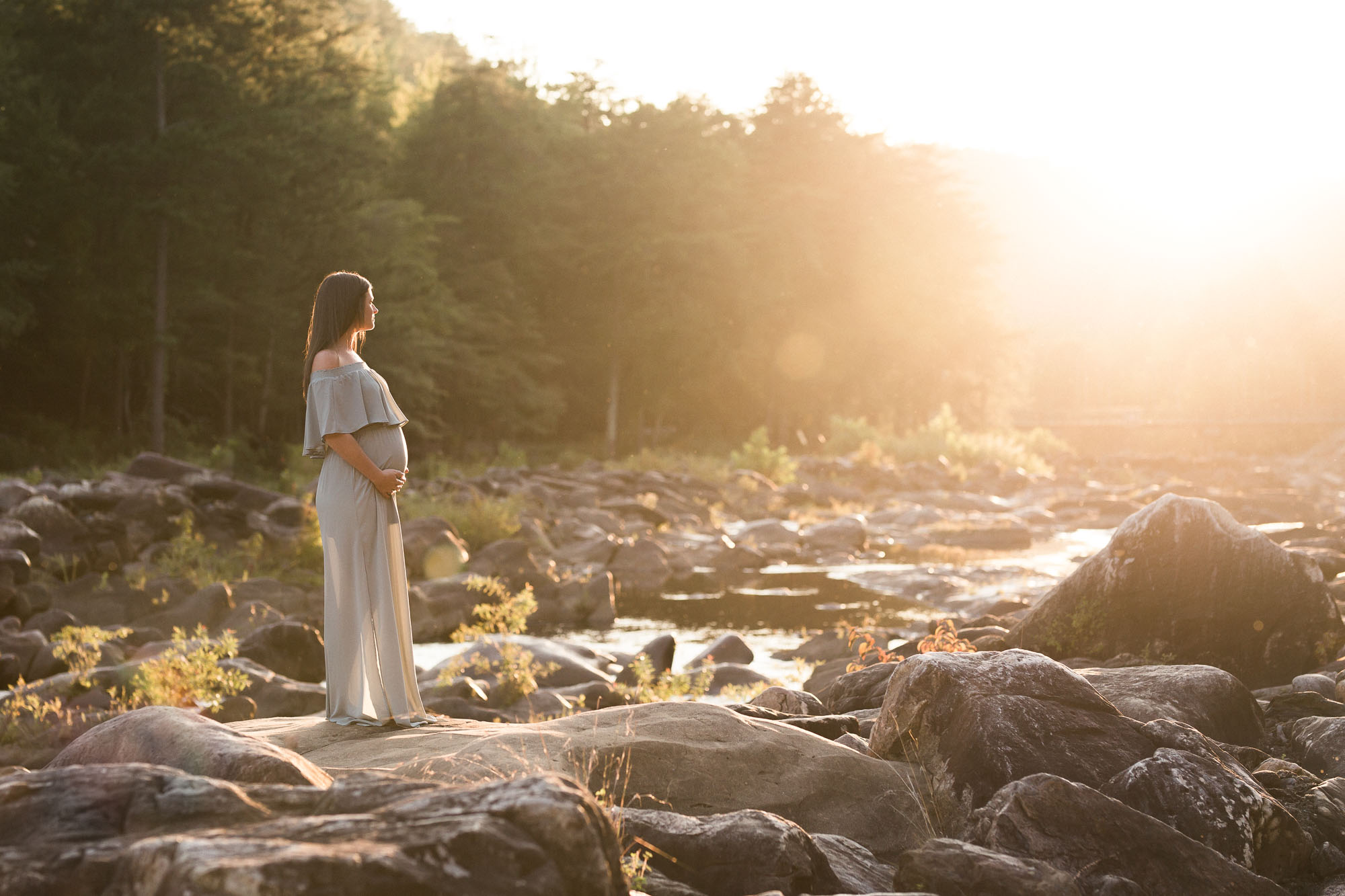 outdoor maternity photos | Sweet Caroline Photographie