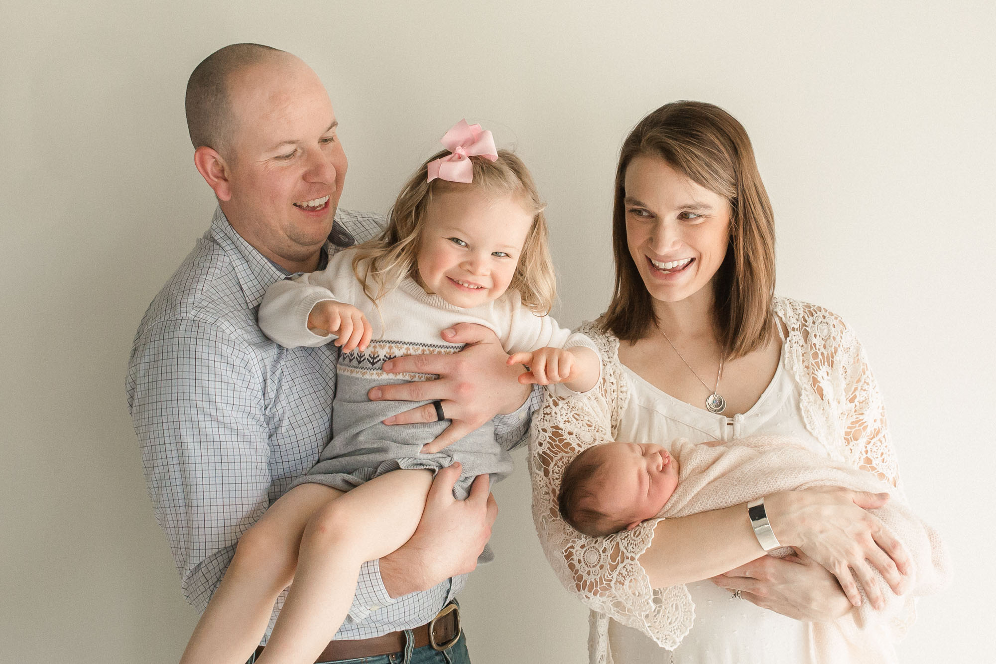Newborn Baby and Family Photography | Sweet Caroline Photographie