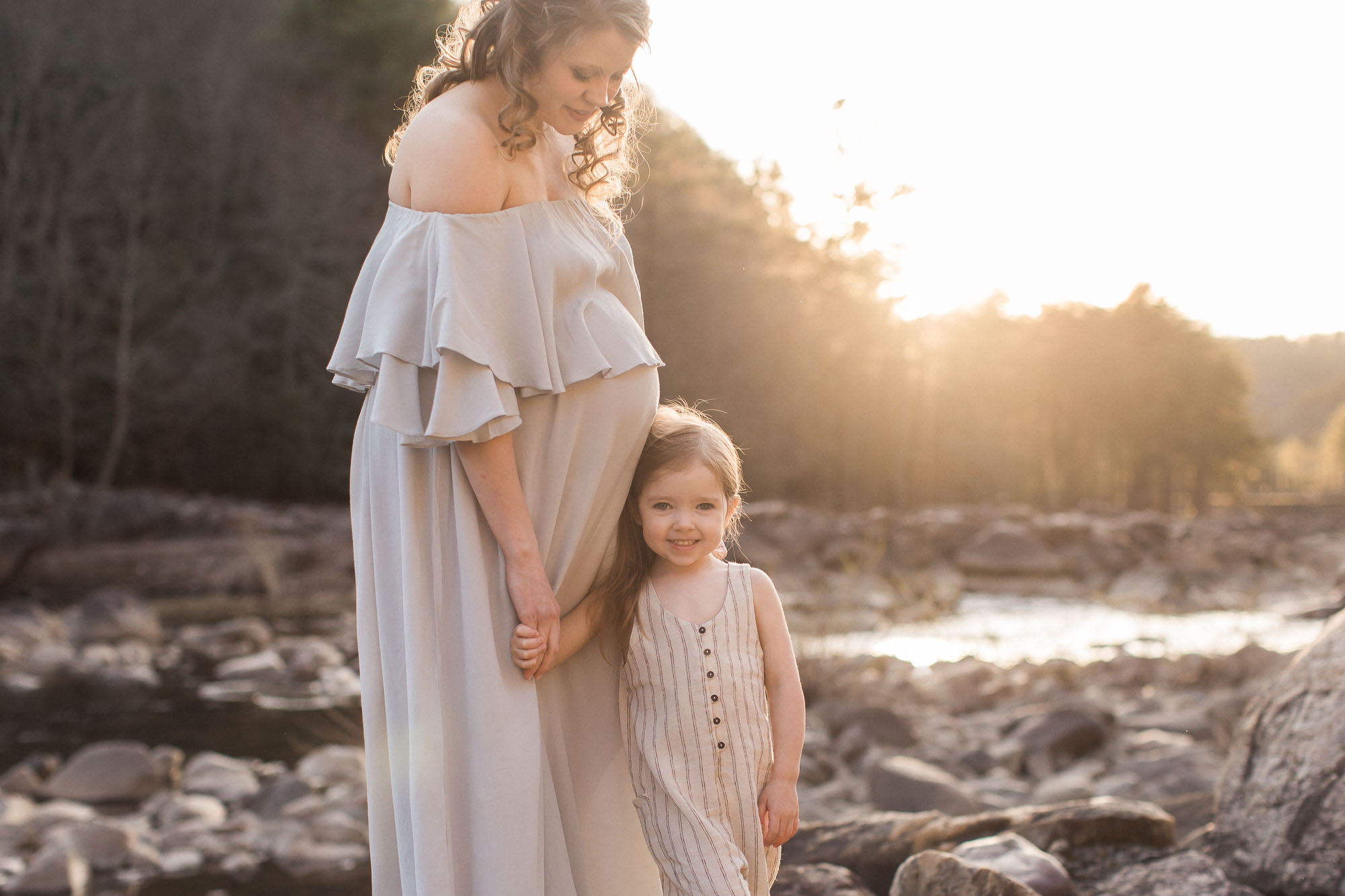 Maternity Photographs at the Ocoee | Sweet Caroline Photographie
