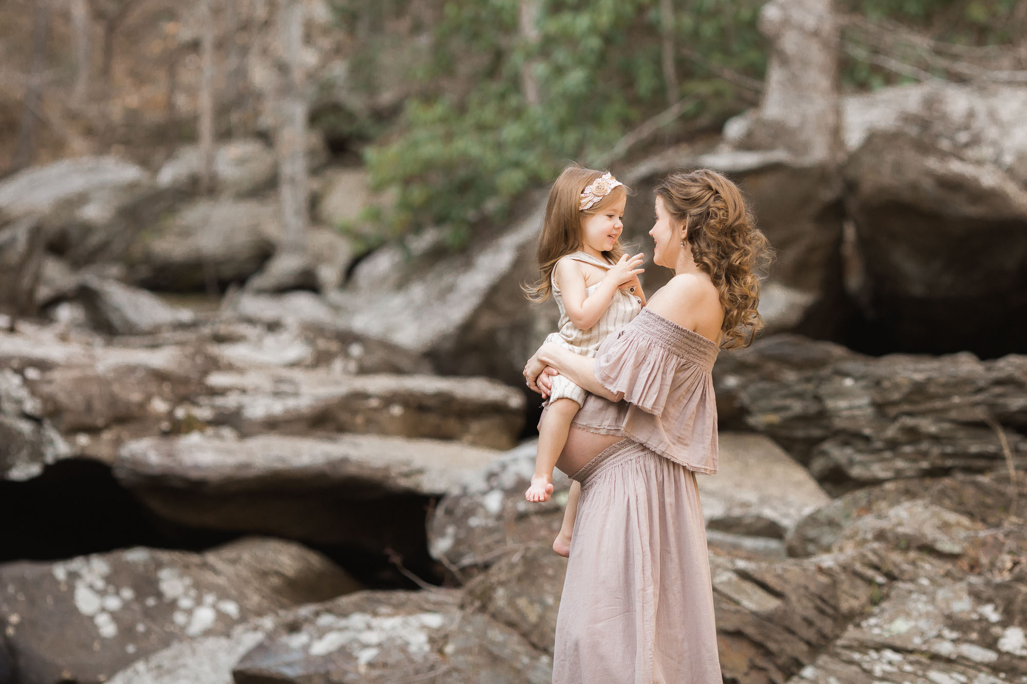 Maternity Photographs at the Ocoee | Sweet Caroline Photographie