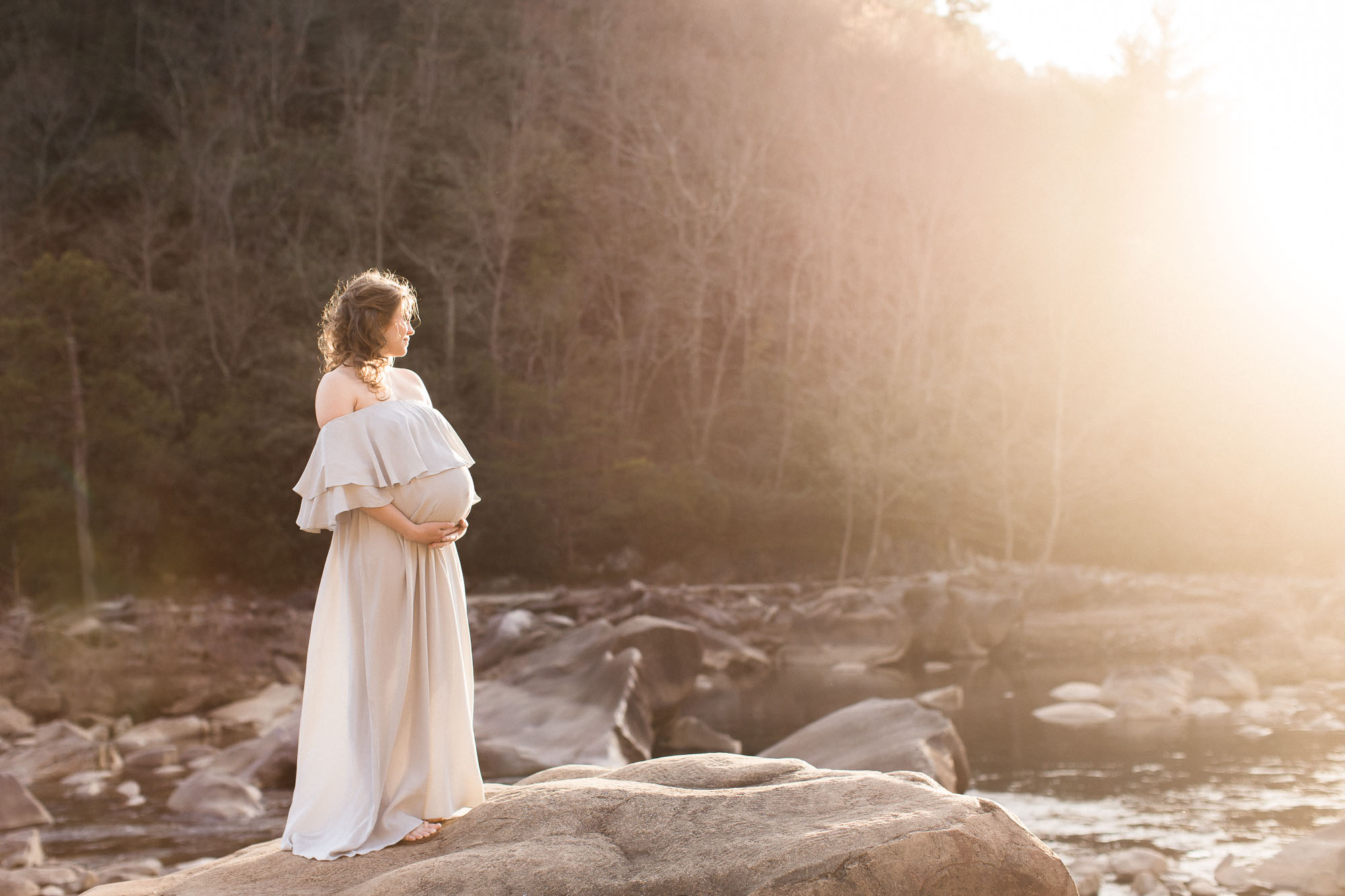 Maternity Photographs at the Ocoee | Sweet Caroline Photographie