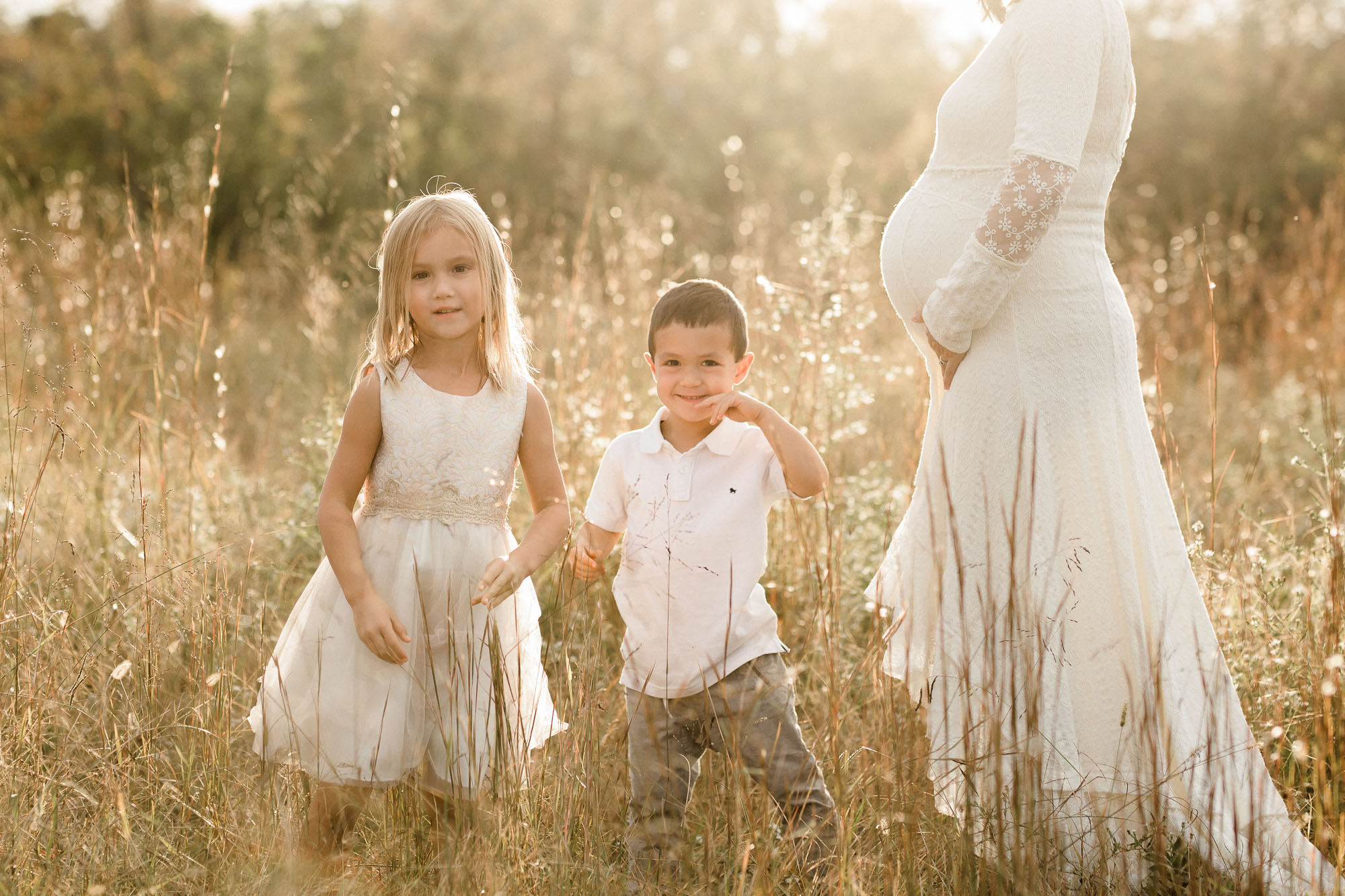 Fall Maternity Family Photographs | Sweet Caroline Photographie
