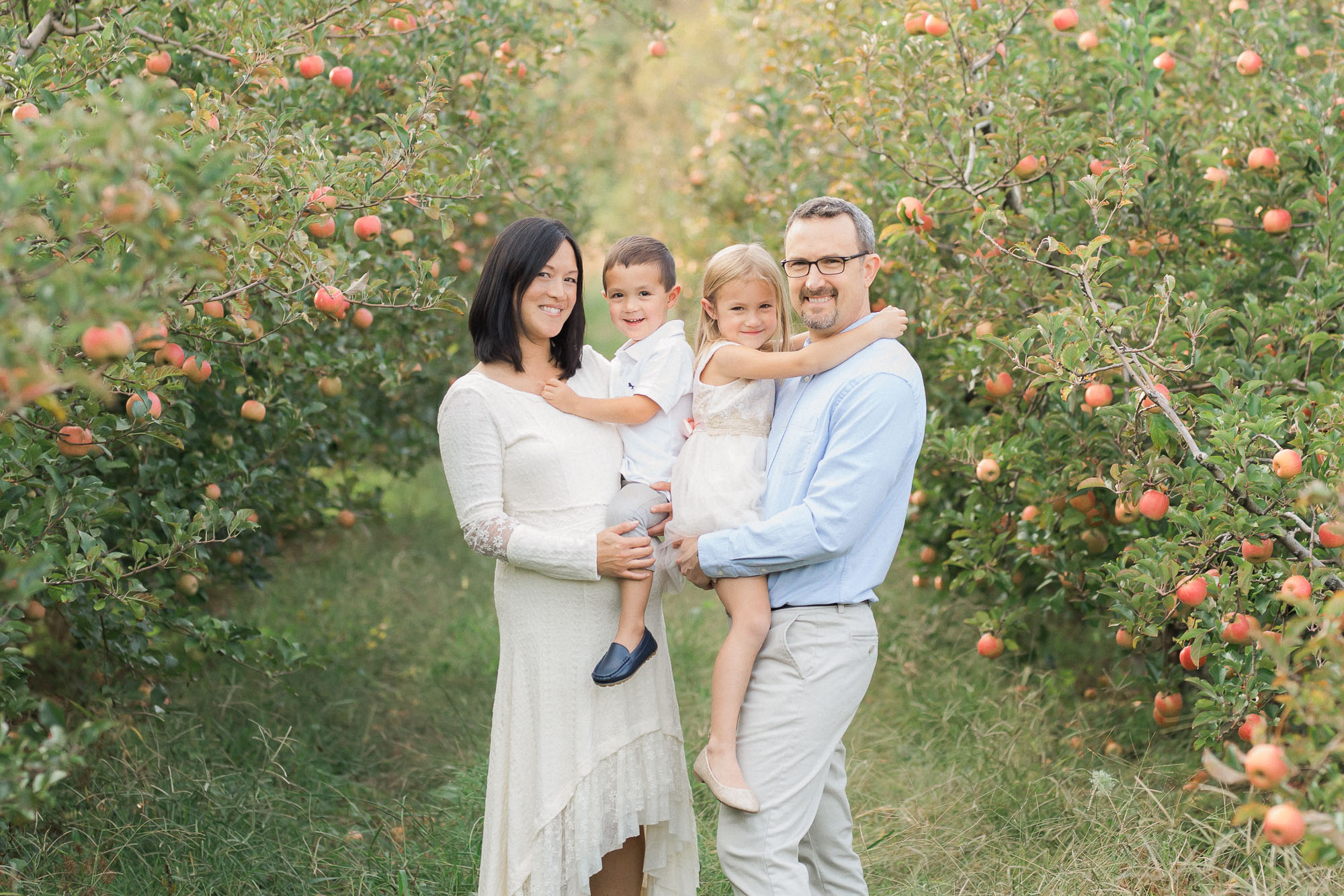 Fall Apple Orchard Maternity Photographs | Sweet Caroline Photographie
