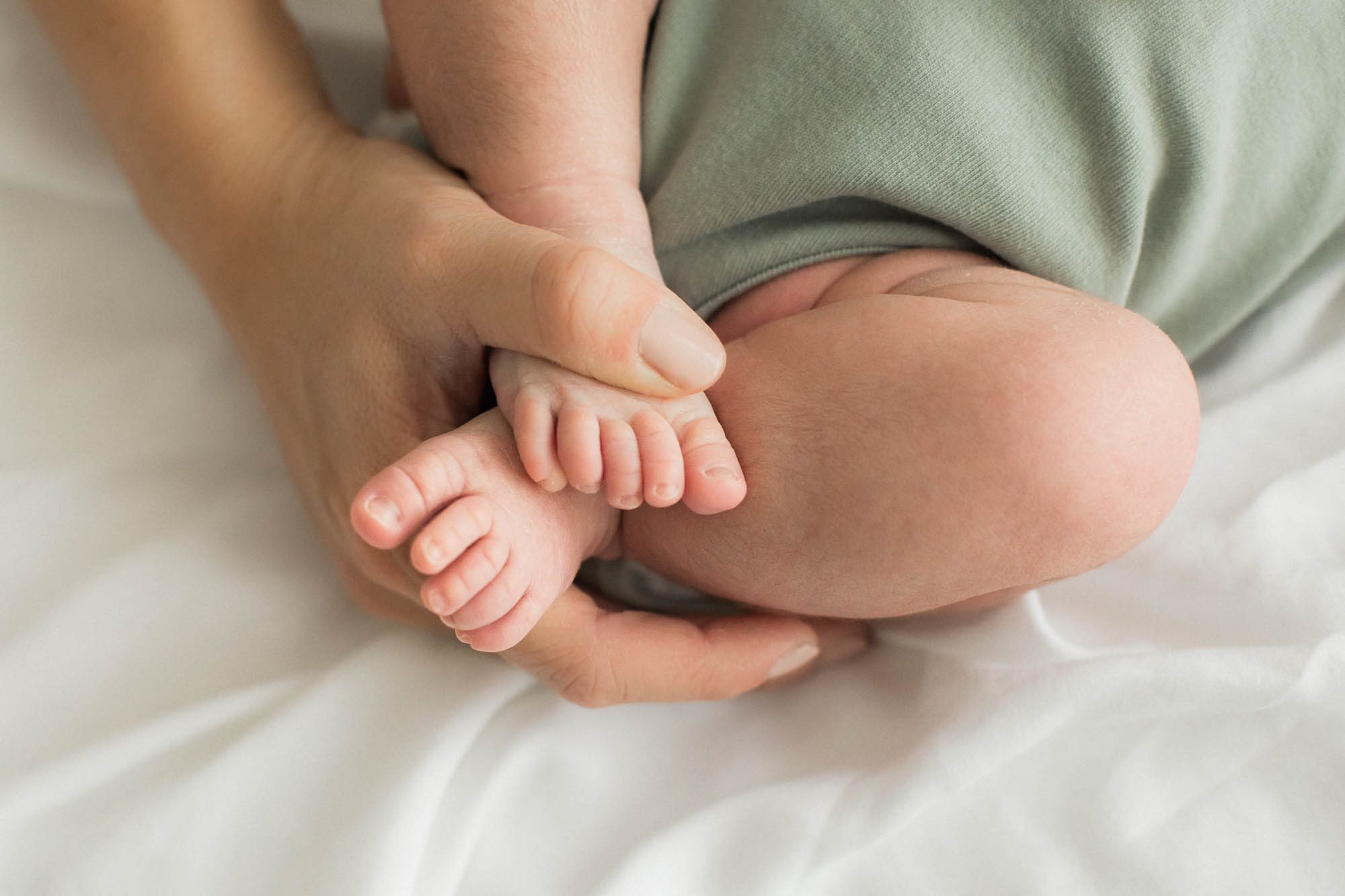 Lifestyle Newborn Photography | Sweet Caroline Photographie