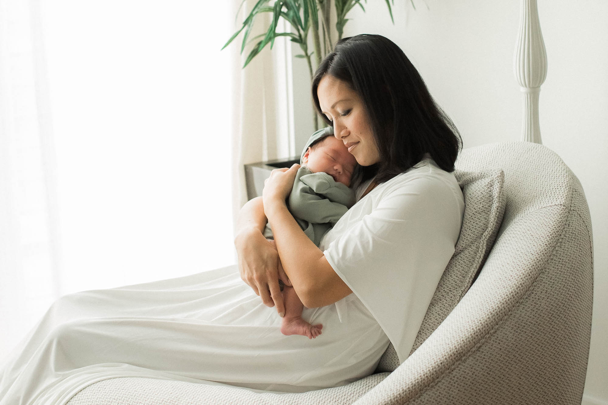 Lifestyle Newborn Photography | Sweet Caroline Photographie