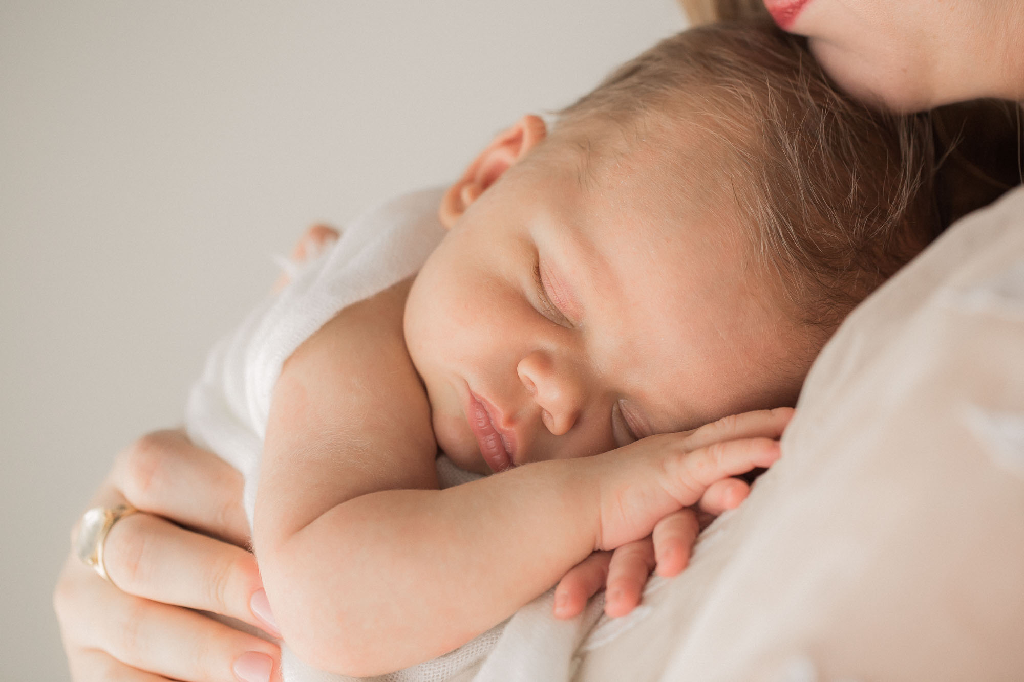 natural newborn photography | Sweet Caroline Photographie