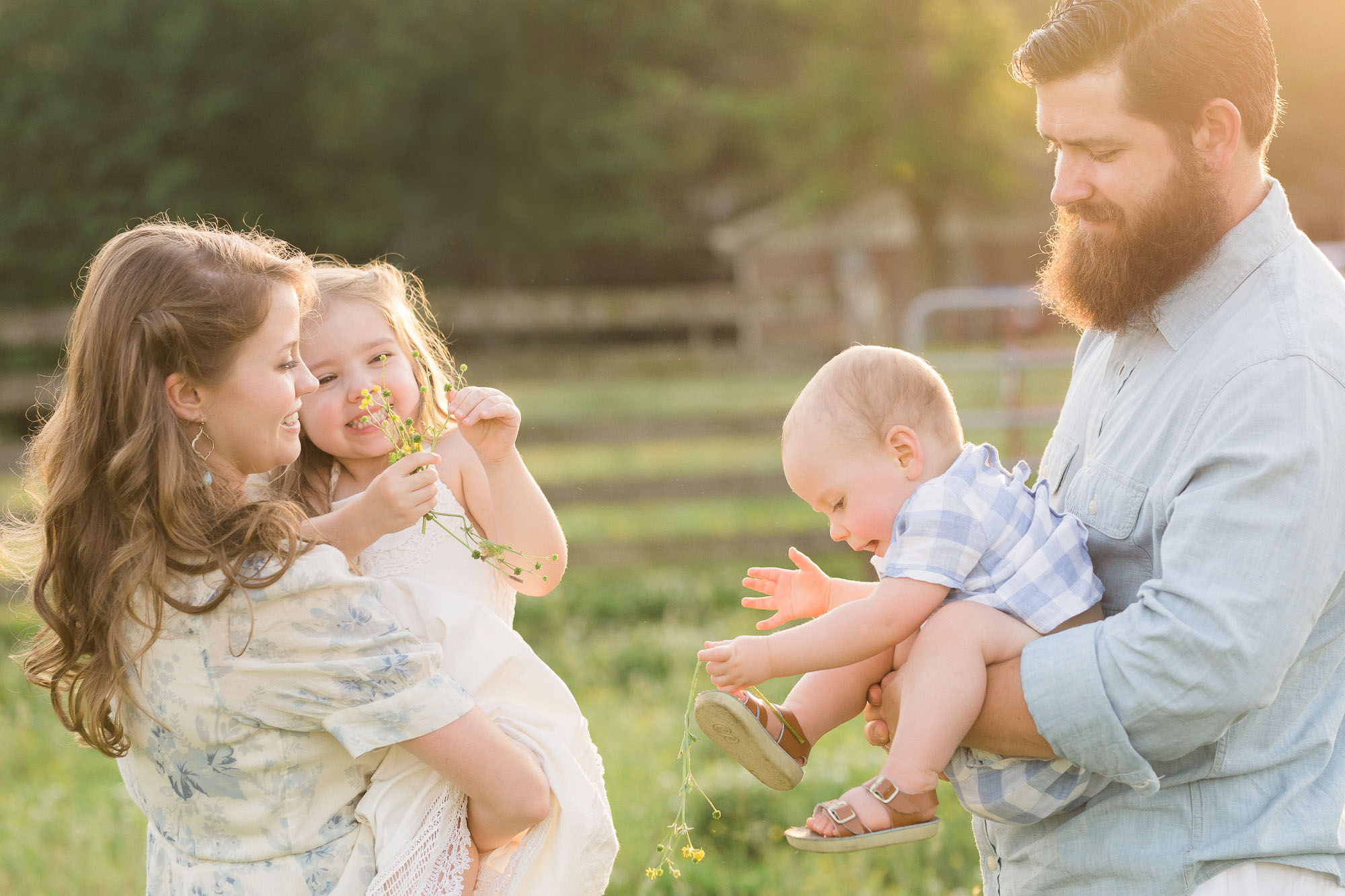 Summer Family Farm Photos | Sweet Caroline Photographie