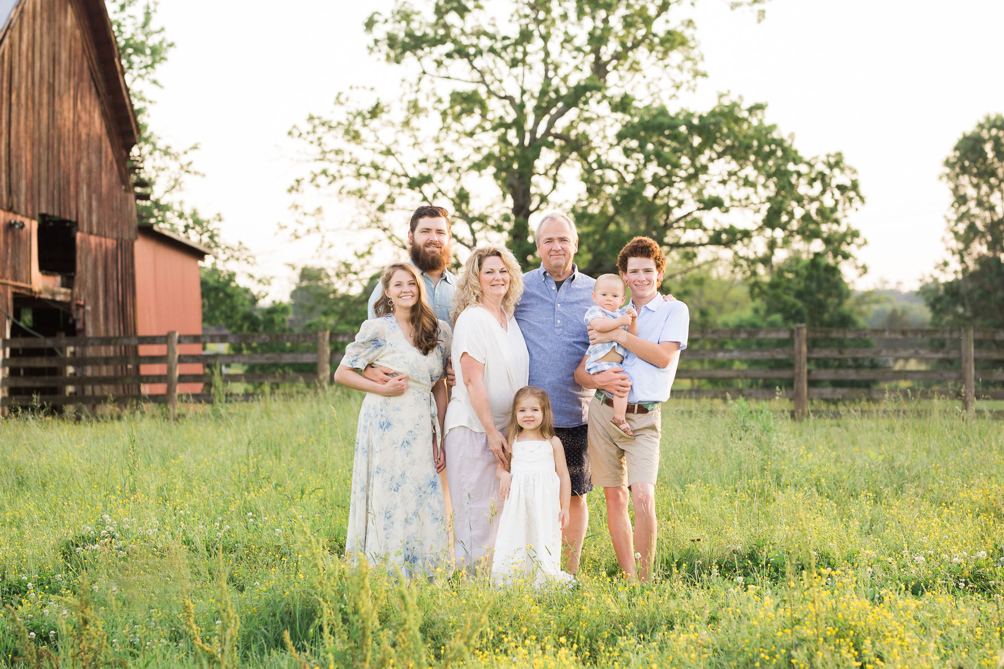 Summer Family Farm Photos | Sweet Caroline Photographie