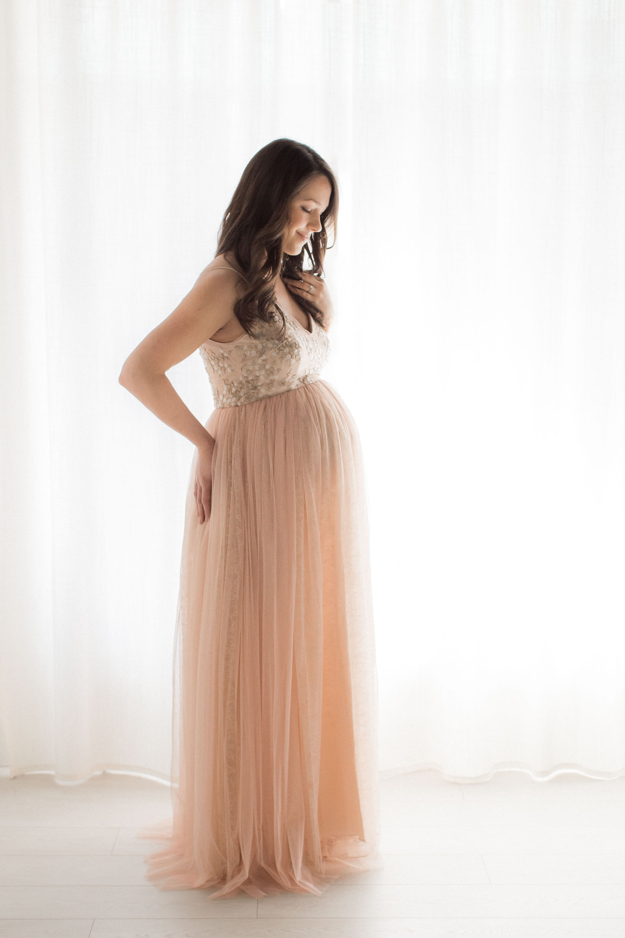 Maternity Studio Photography | Sweet Caroline Photographie